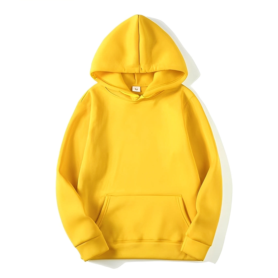 Close-up de moletom feminino Tashia macio com capuz, sinônimo de conforto para dias frios de outono.
