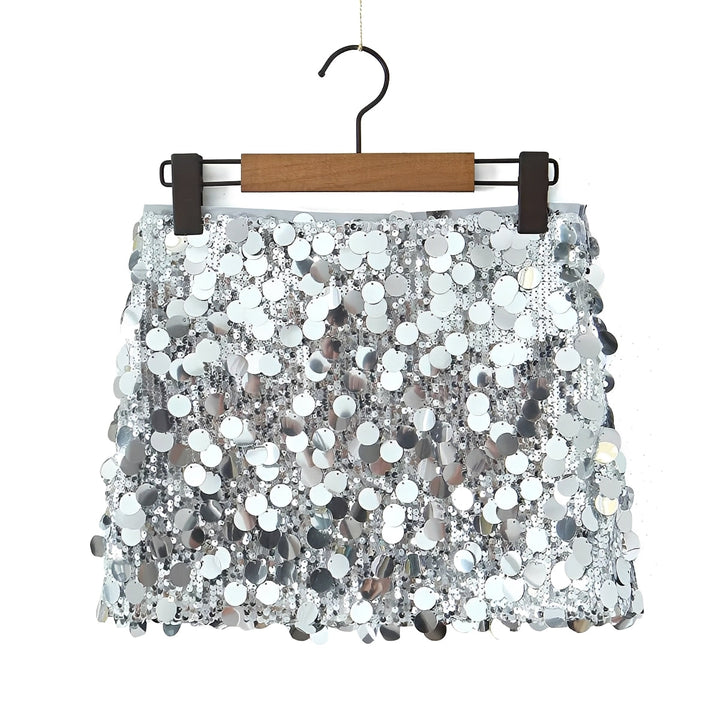 Elegante mini saia de lantejoulas para mulher, versátil para festas ou um toque de brilho casual chic.