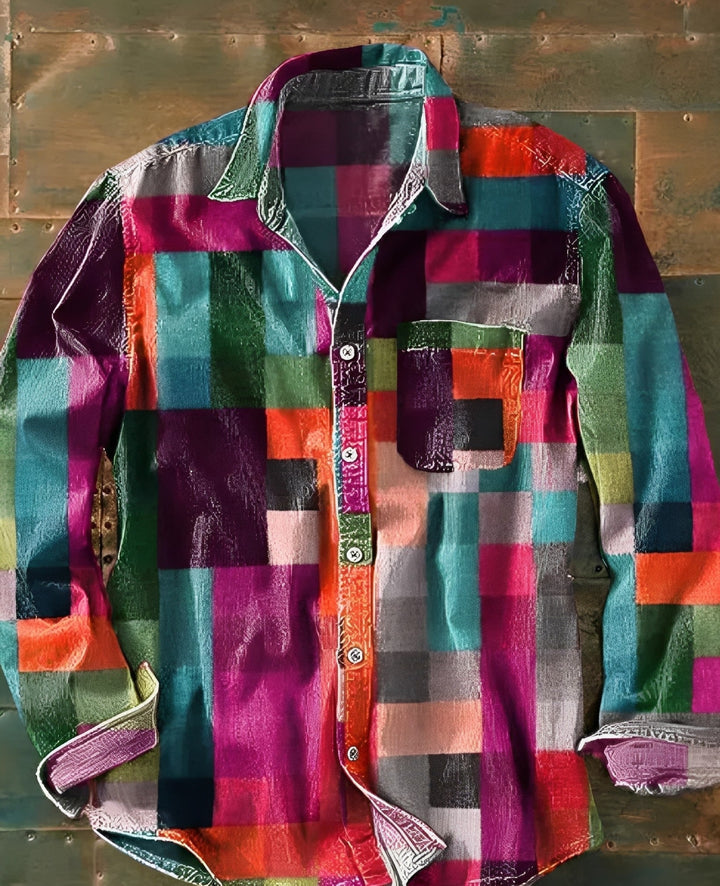 Camisa masculina elegante com padrão vibrante, manga comprida, perfeita para moda casual ou look formal.