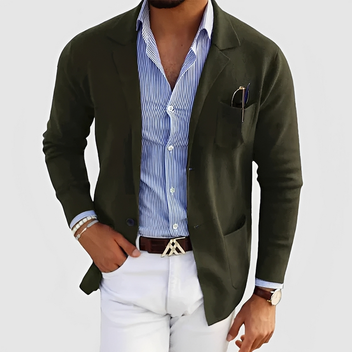 Blazer masculino clássico com botões, exibindo design elegante e versátil. Casaco masculino para todas as ocasiões.