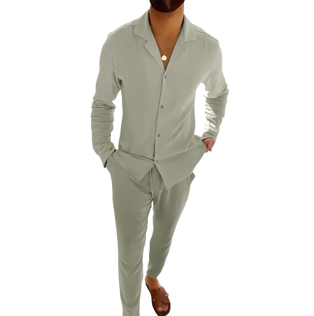 Conjunto masculino elegante e versátil: camisa manga longa e calça leve, ideal para estilo casual de verão.