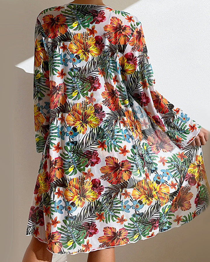 Conjunto biquíni floral feminino, roupa de banho tendência. Inclui top, calcinha e saia praia para o verão.