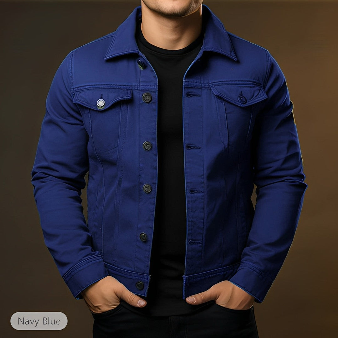 Roupa masculina: jaqueta jeans durável e estilosa. Ideal para outwear casual e moda dia a dia. Conforto e versatilidade.
