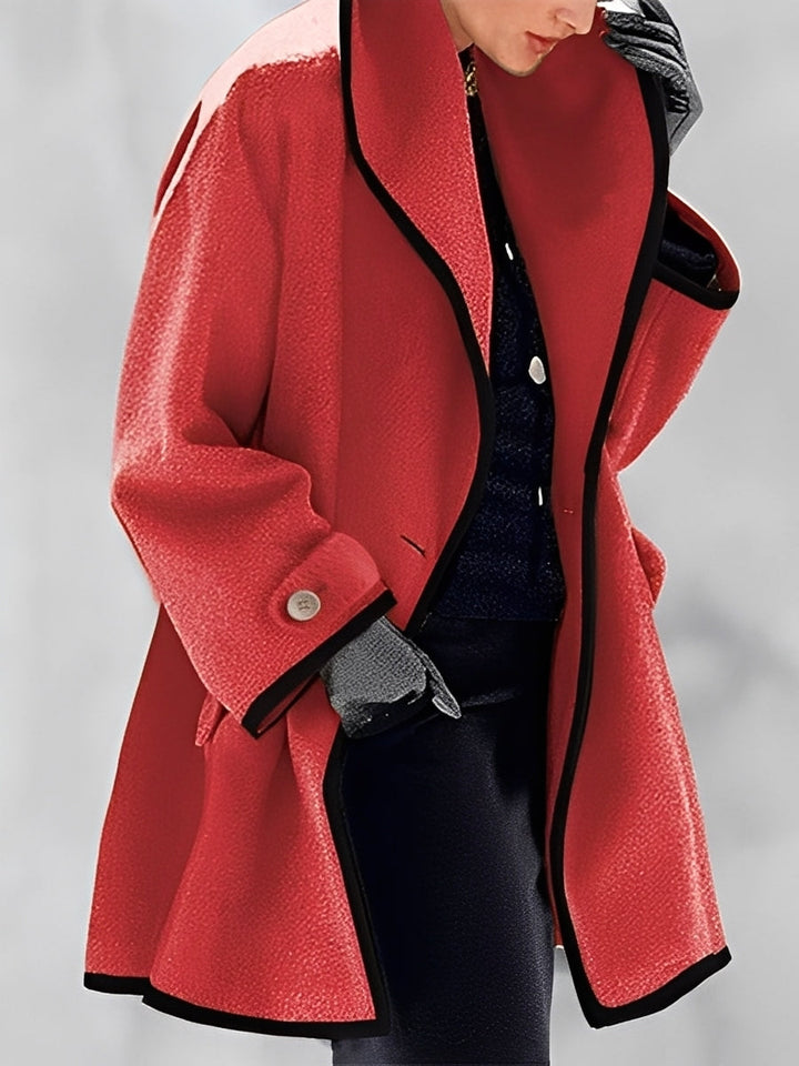 Elegante casaco feminino de inverno com capuz, ideal para um look moderno e quente.