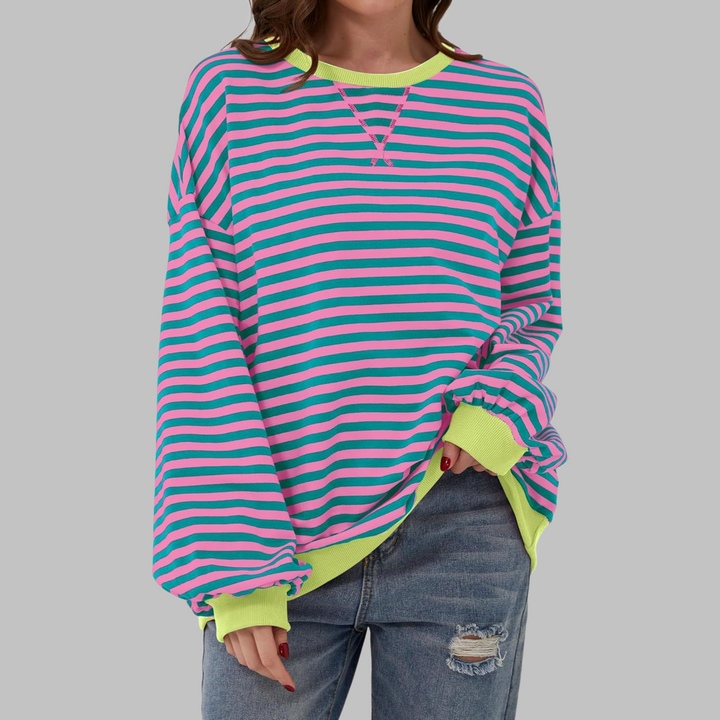 Camisola de malha feminina Malin com listras clássicas, garantindo conforto e moda para o dia a dia.