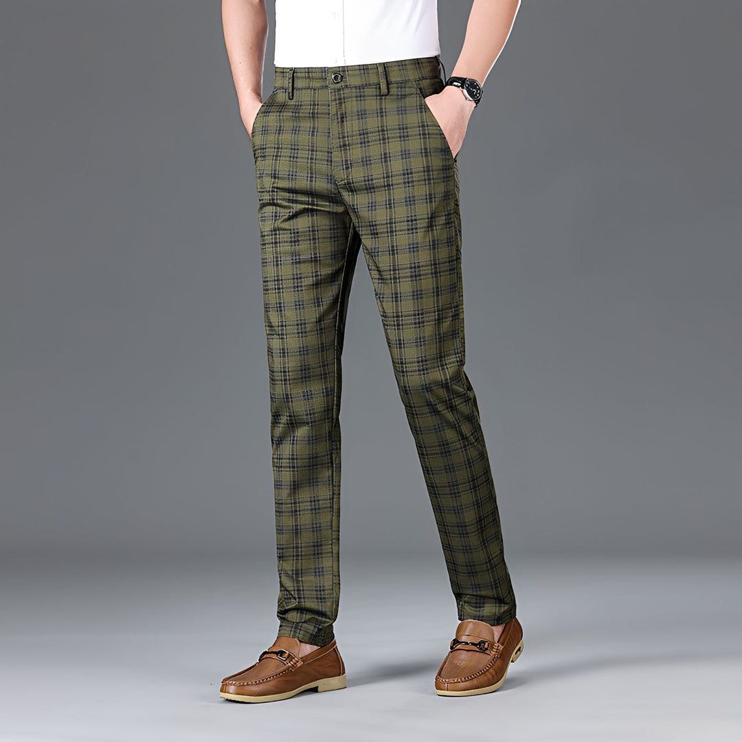 Calças masculinas xadrez estilo casual chic. Perfeitas para o outono, dia a dia ou eventos sociais descontraídos.