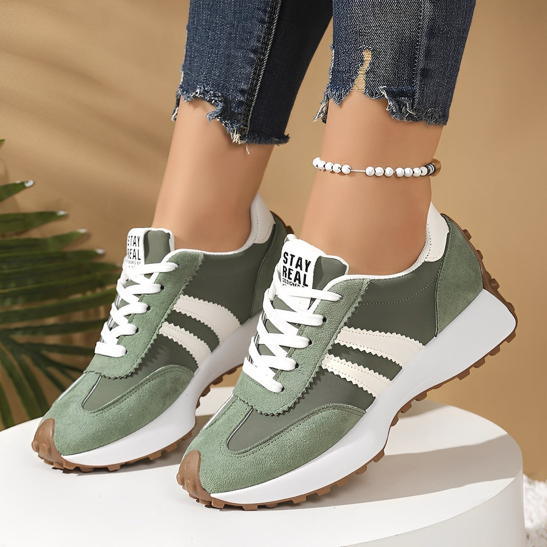 Confortáveis sapatos femininos casuais de sola grossa. Ideal para o dia a dia, combinando estilo e bem-estar.