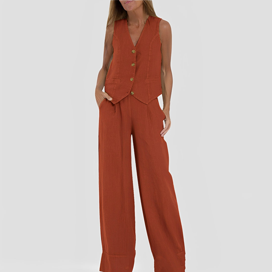 Conjunto de duas peças sem mangas e calça larga. Roupa feminina perfeita para o verão e dia a dia casual.