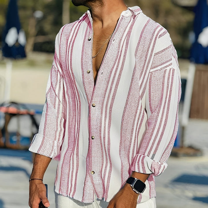 Camisa masculina listrada Rocco, confortável e respirável para o verão. Uma opção elegante para moda plus size.