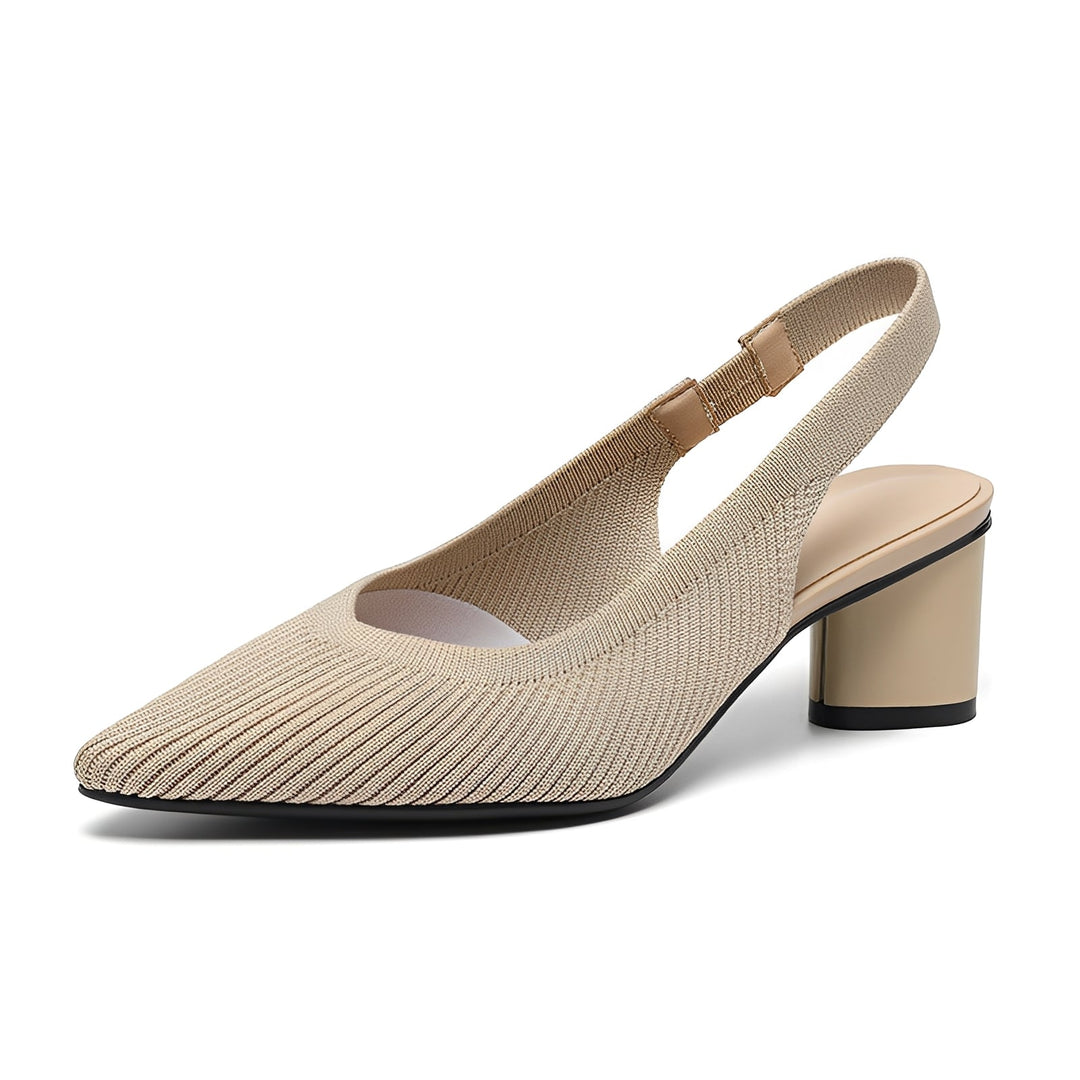Sandália feminina slingback de salto, estilo elegante para o verão.