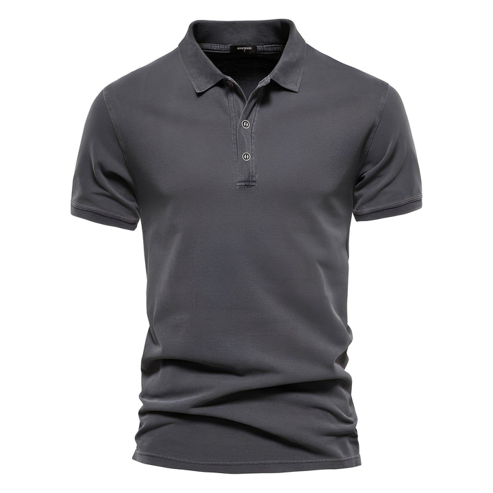 Polo masculina slim fit moderna, disponível em várias cores. Perfeita para o verão, combina estilo casual com conforto.