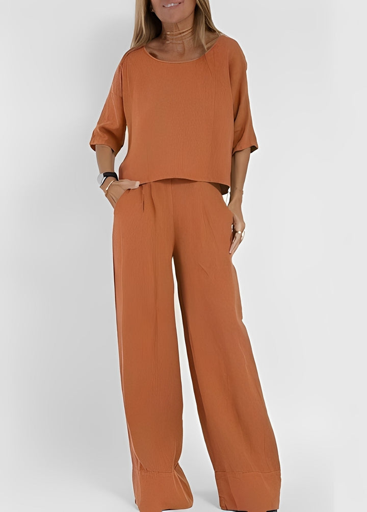Conjunto feminino casual de duas peças em cores diversas. Tamanhos grandes disponíveis para um look completo e confortável.