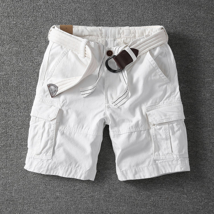 Shorts cargo masculino resistente, perfeito para aventuras de verão. Com bolsos espaçosos para praticidade no dia a dia.