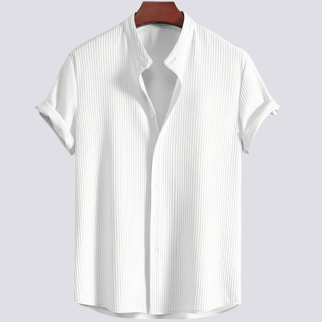 Camisa masculina canelada de verão, estilo folgado para conforto. Roupa casual e moderna para homens.