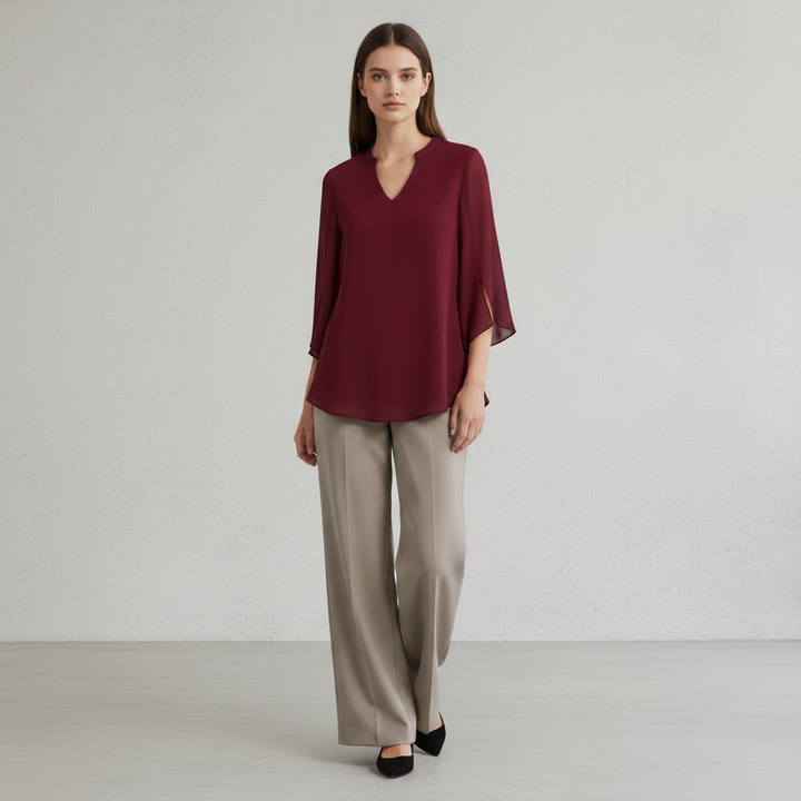 Blusa feminina Brianna, fluida, manga aberta, estilo chique, versátil, para moda verão e elegante.