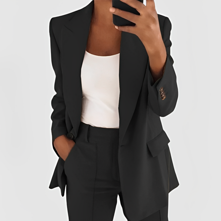 Blazer feminino elegante. Conjunto de alfaiataria feminino formal para look de trabalho e estilo executivo.