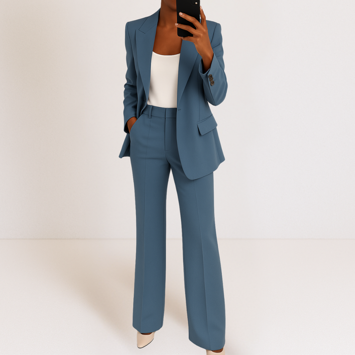 Conjunto feminino versátil de duas peças para mulheres, perfeito para um look casual chic ou social.