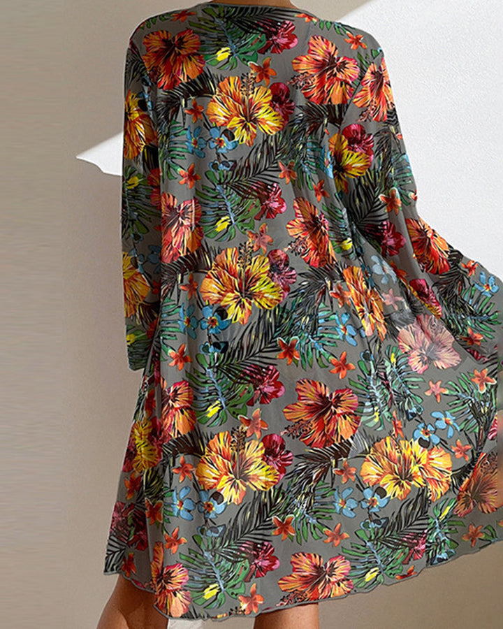 Biquíni floral feminino com saia praia, conjunto 3 peças. Roupa de banho tendência, ideal para o verão.