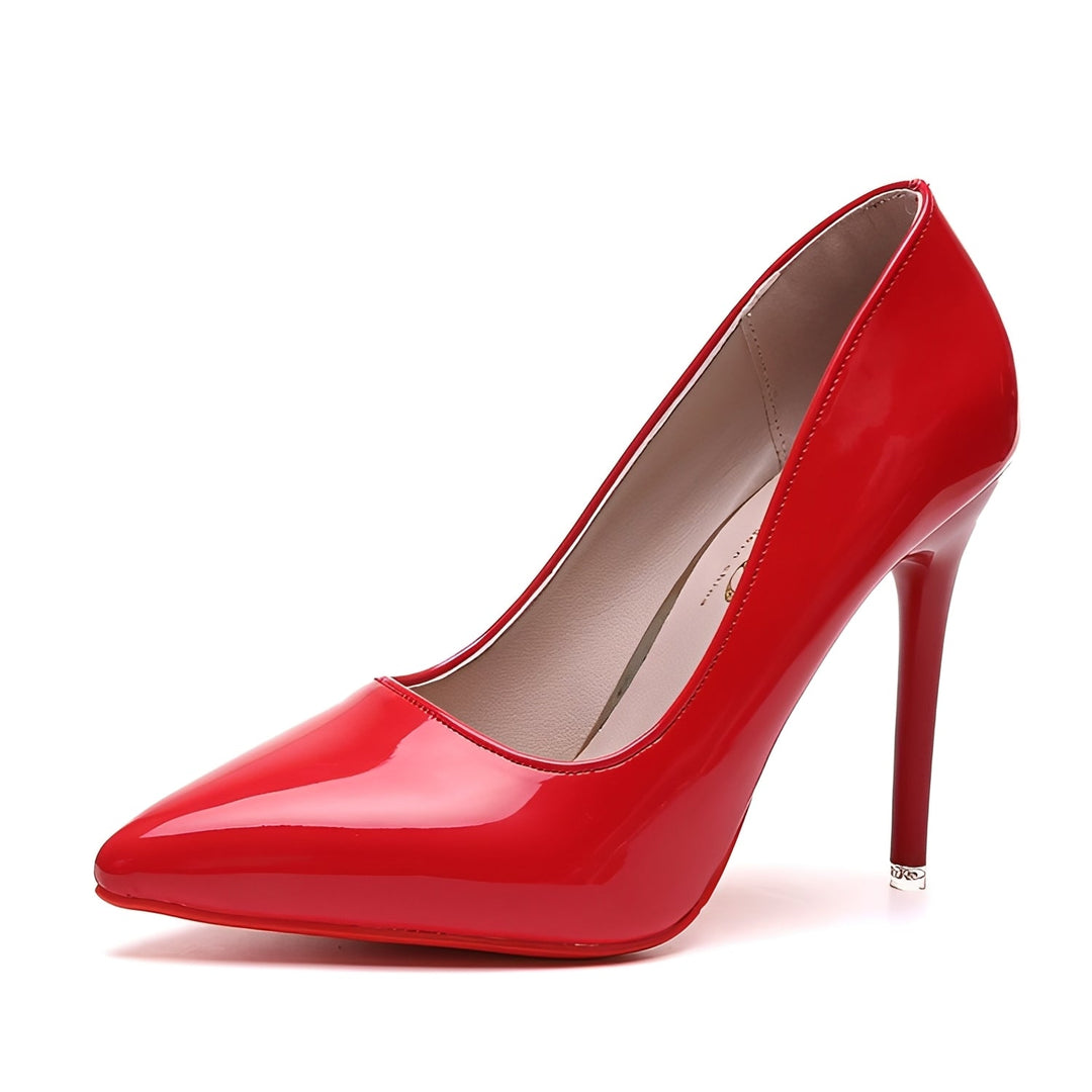 Scarpin de plataforma Caroline preto, bico fino e salto alto. Conforto e elegância para moda feminina.