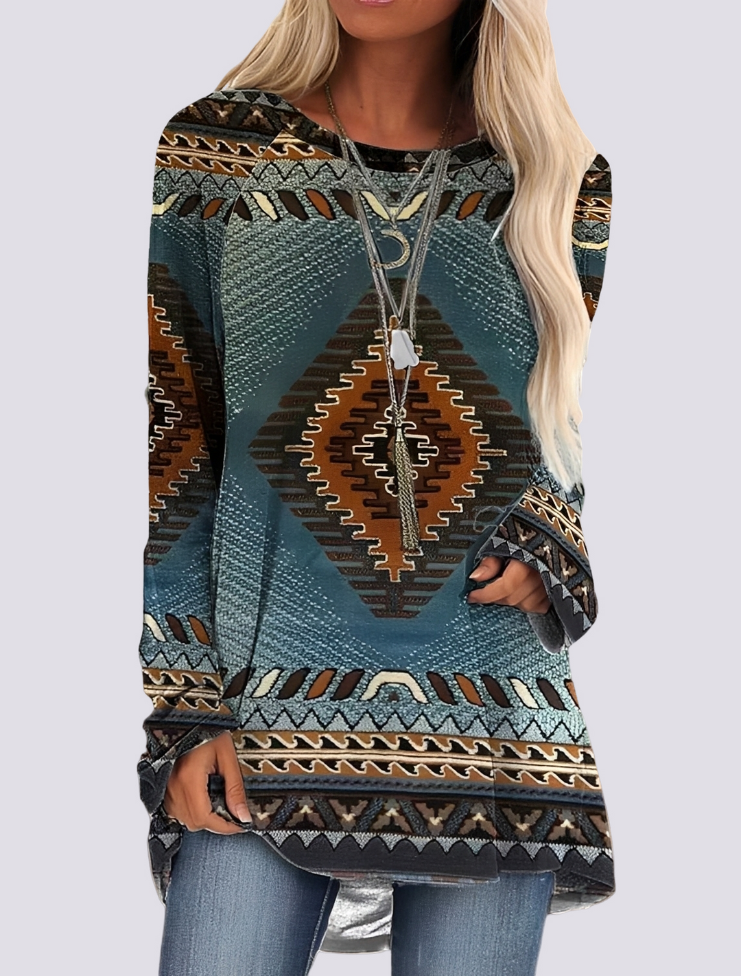 Vestido feminino étnico, estilo camisa, solto e confortável. Roupa ideal para o verão casual.
