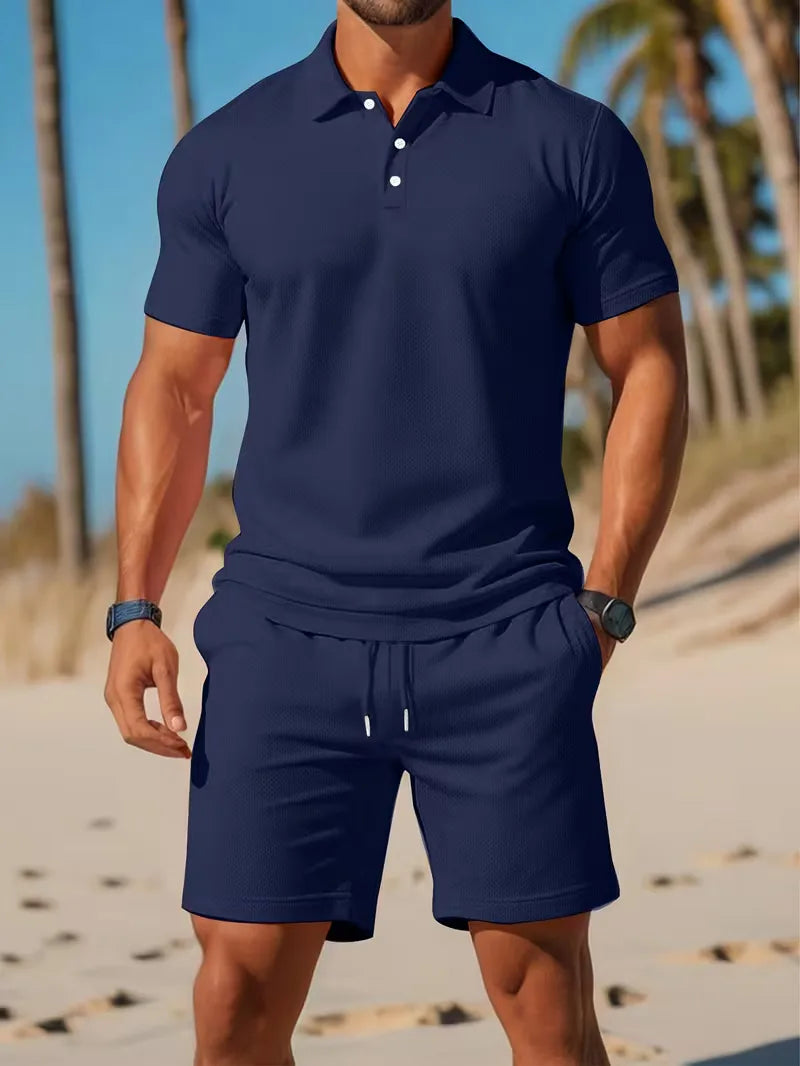 Polo e shorts masculinos: conjunto de verão, estilo descontraído e leve.