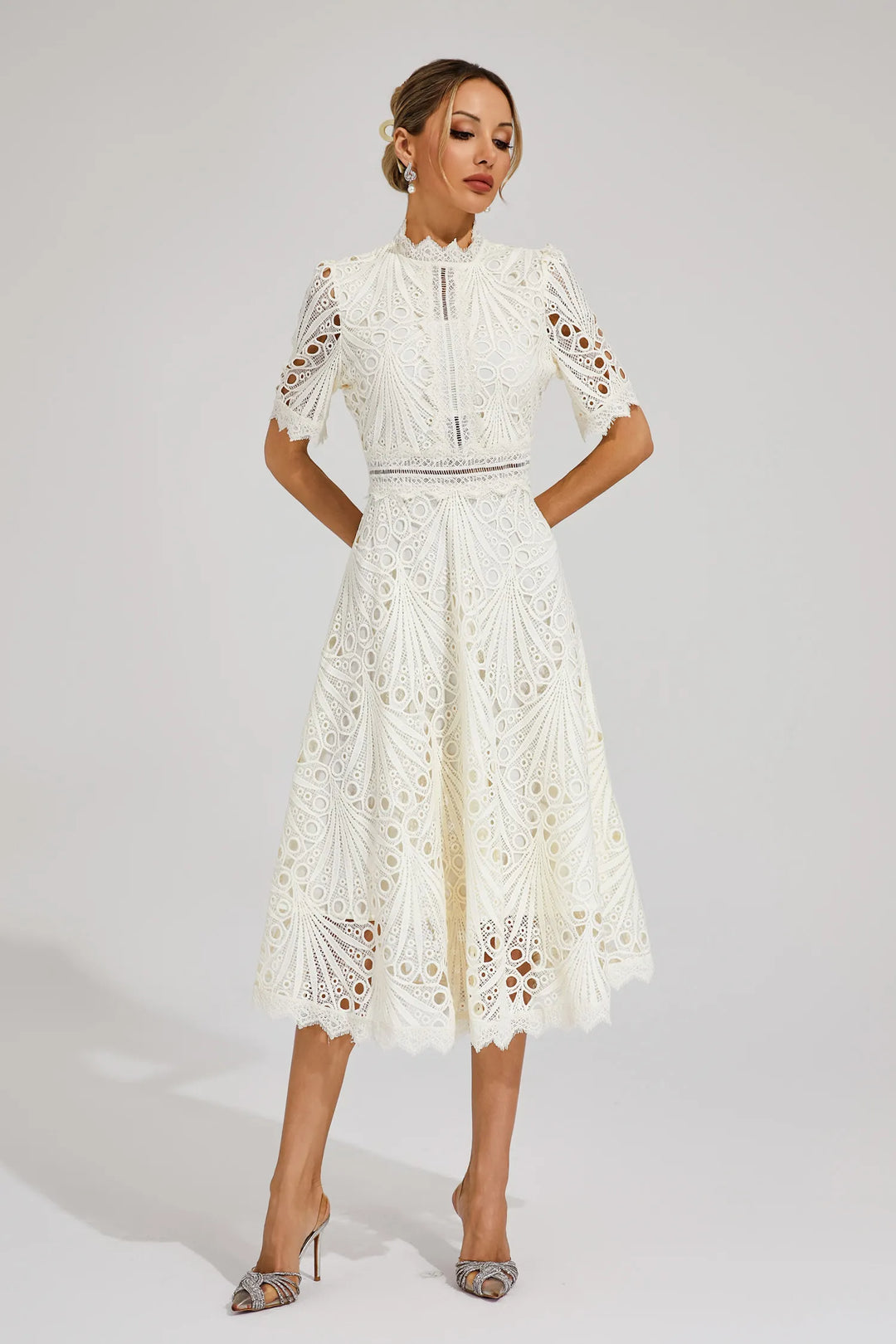 Vestido midi rosa feminino, elegante para o verão, ideal para festas e eventos chic.