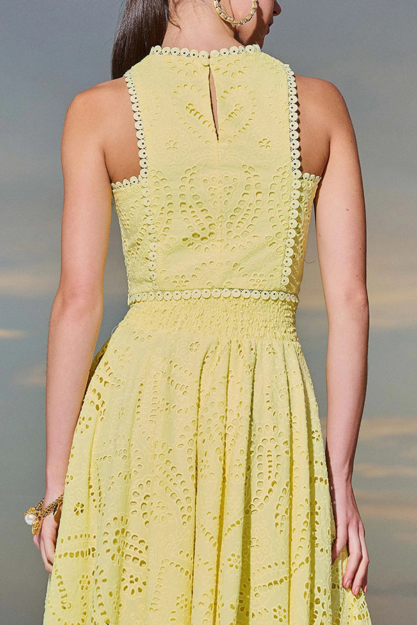 Conjunto feminino elegante para verão: saia midi fluida e top bordado exclusivo.