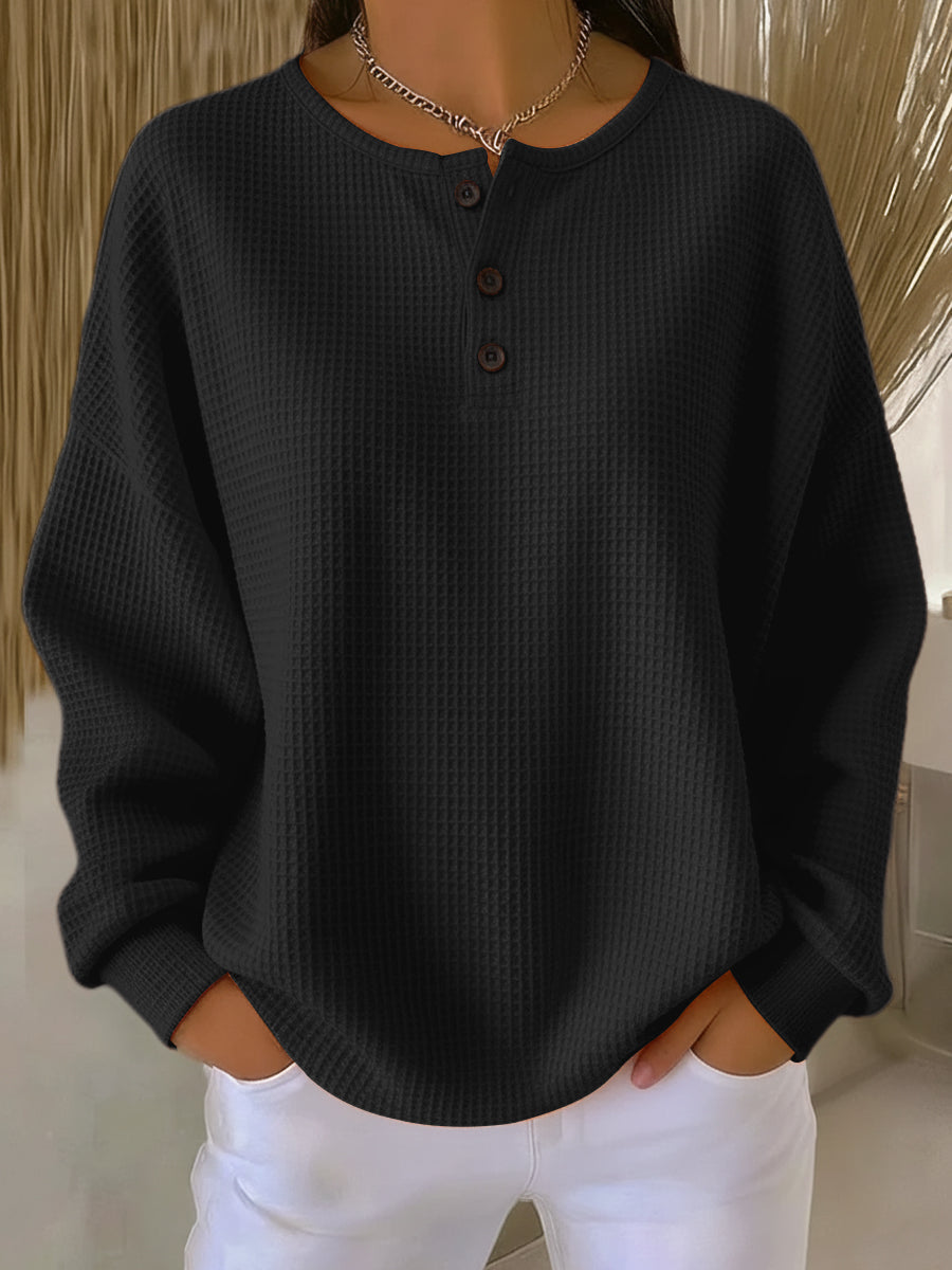 Camisola feminina preta casual com gola. Uma opção versátil e quente para looks de inverno e outono com conforto.