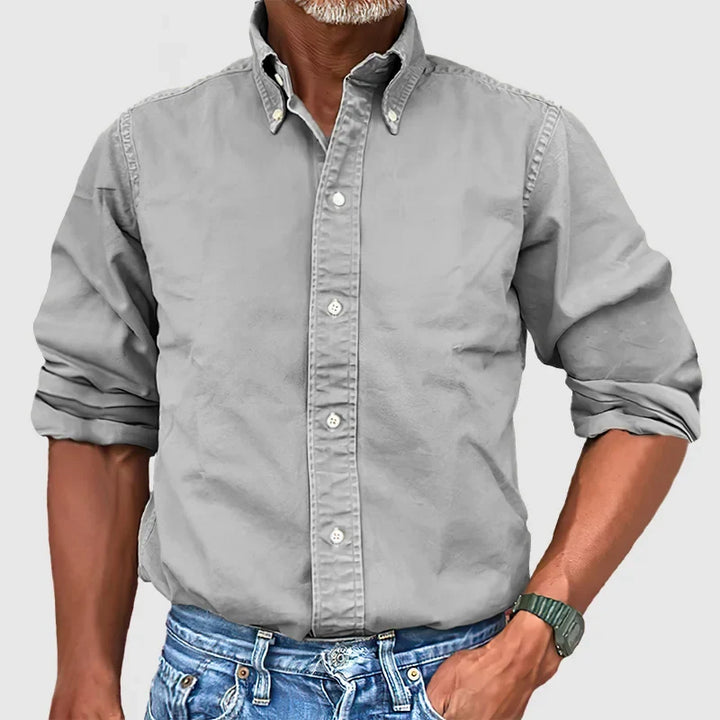 Camisa masculina com efeito desgastado autêntico, um toque vintage para seu guarda-roupa.