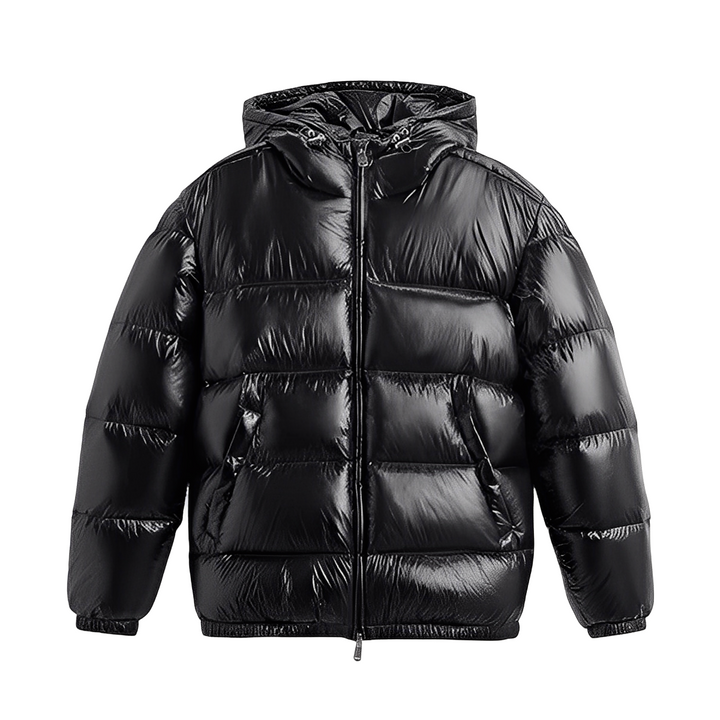 Casaco masculino moderno com capuz para temperaturas frias. Garante conforto térmico e é uma peça essencial de moda inverno.