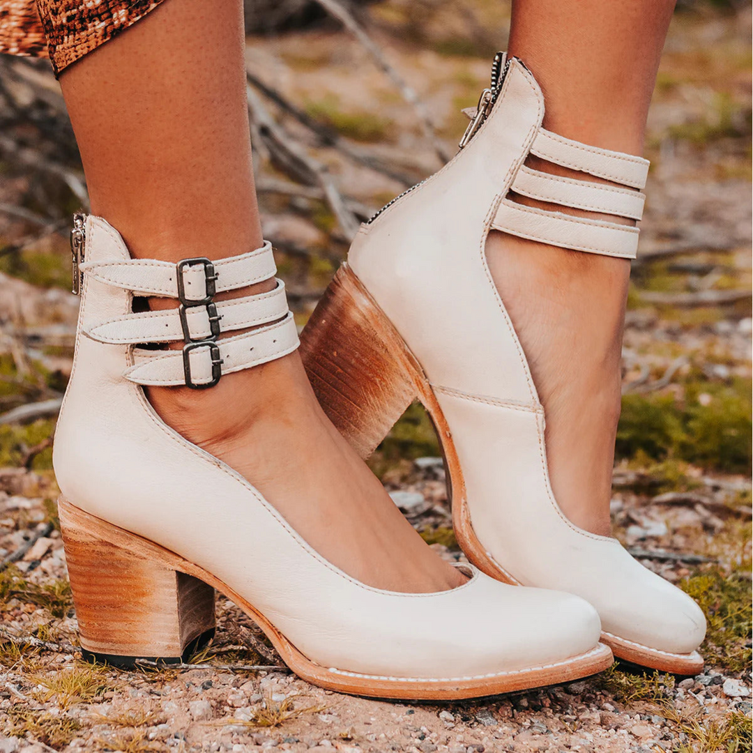 Sapatos femininos Marisa: conforto para cada passo, estilo moderno para o dia a dia. Elegância sem esforço.