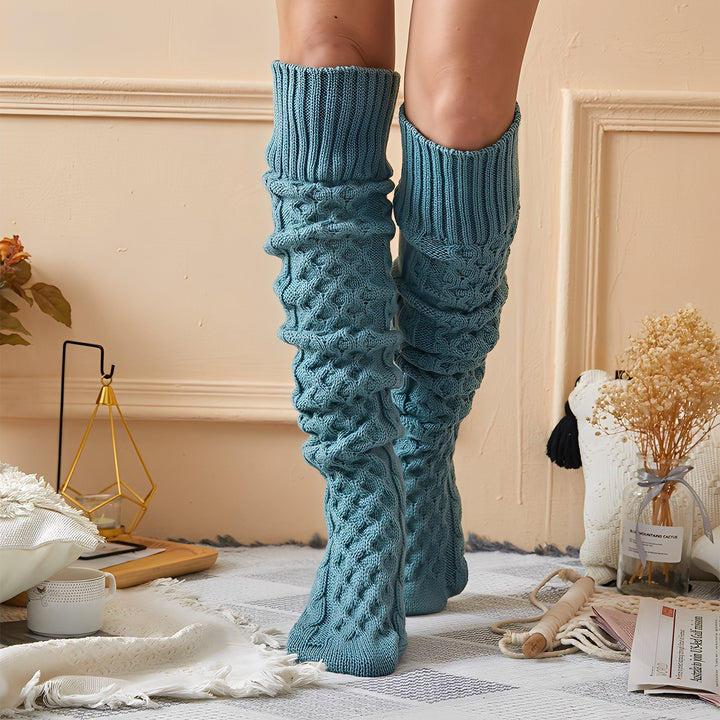 Meias femininas longas e elegantes para inverno, super quentes e confortáveis. Acessório essencial de moda feminina.