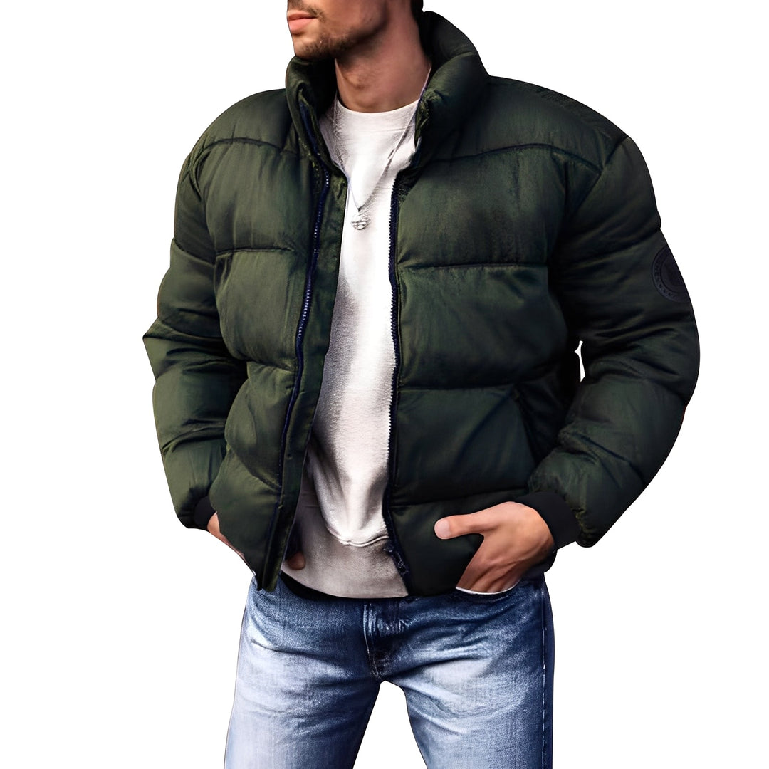Casaco masculino acolchoado Keaton, perfeito para o inverno rigoroso. Oferece calor, conforto e estilo inconfundível.