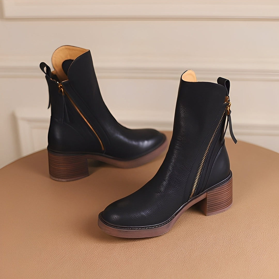 Par de botas femininas clássicas, calçado de tornozelo para outono inverno, combinando conforto e estilo.