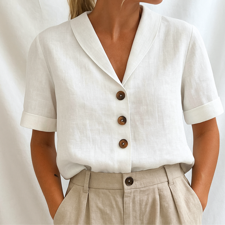 Camisa feminina lisa e versátil, ideal para verão e primavera. Blusa elegante de manga curta.