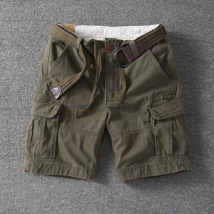 Bermuda cargo masculina versátil para verão, oferece conforto e estilo casual para viagem ou uso diário. Moda prática.