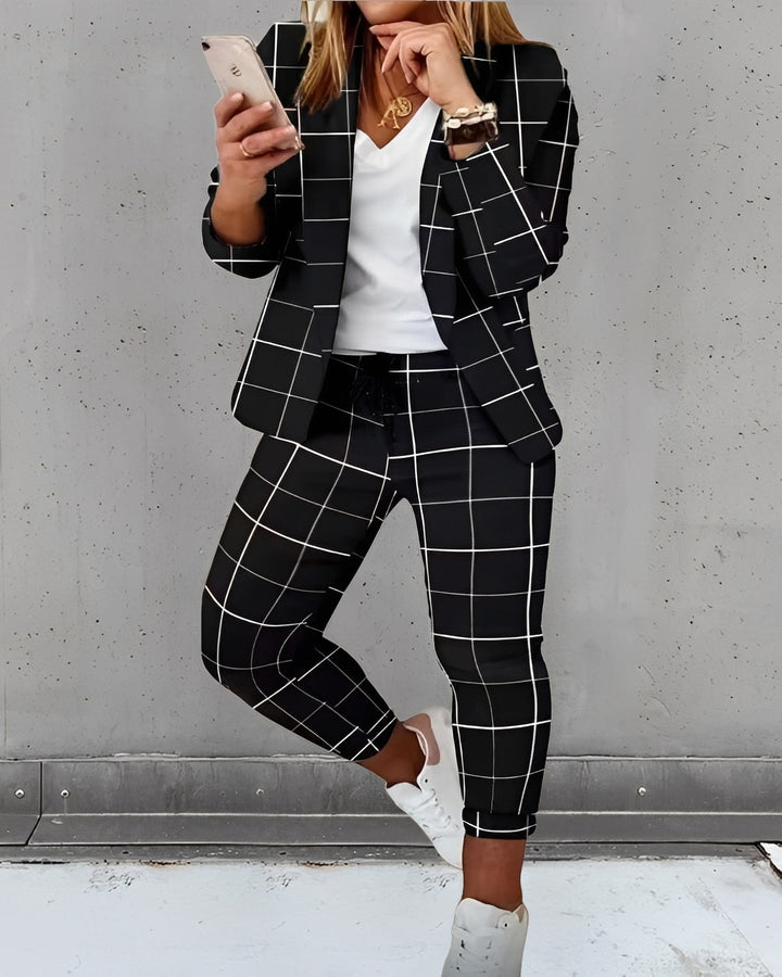 Conjunto feminino elegante de duas peças para um estilo moderno, perfeito para diversas ocasiões casuais.