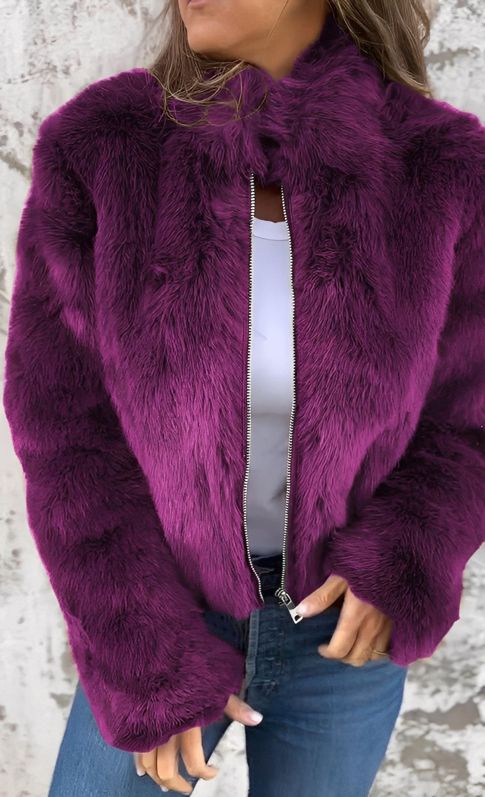 Casaco feminino de inverno aconchegante, design elegante para outwear casual e moda com máximo conforto.