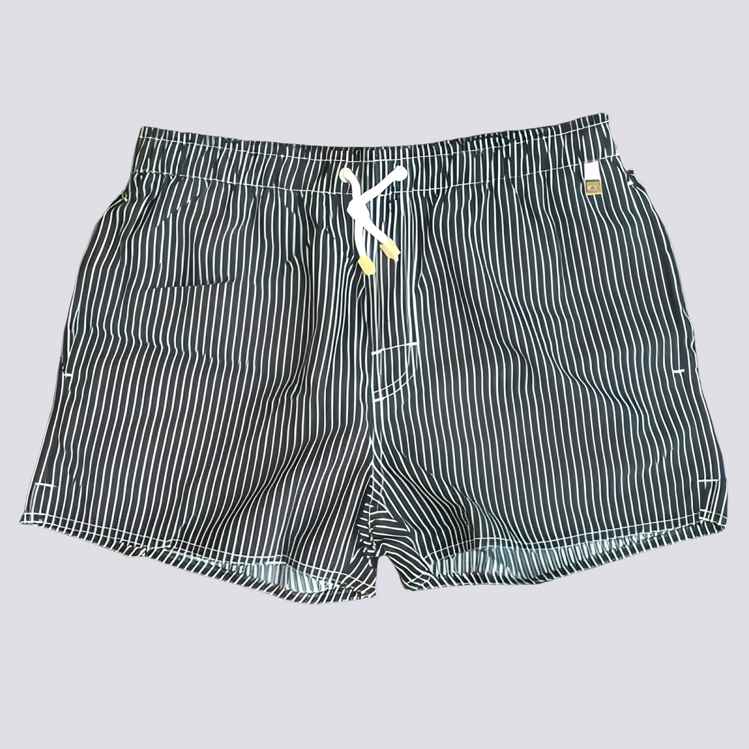 Roupa masculina: shorts de praia versátil, ideal para o verão, casual e com estilo para o dia a dia.