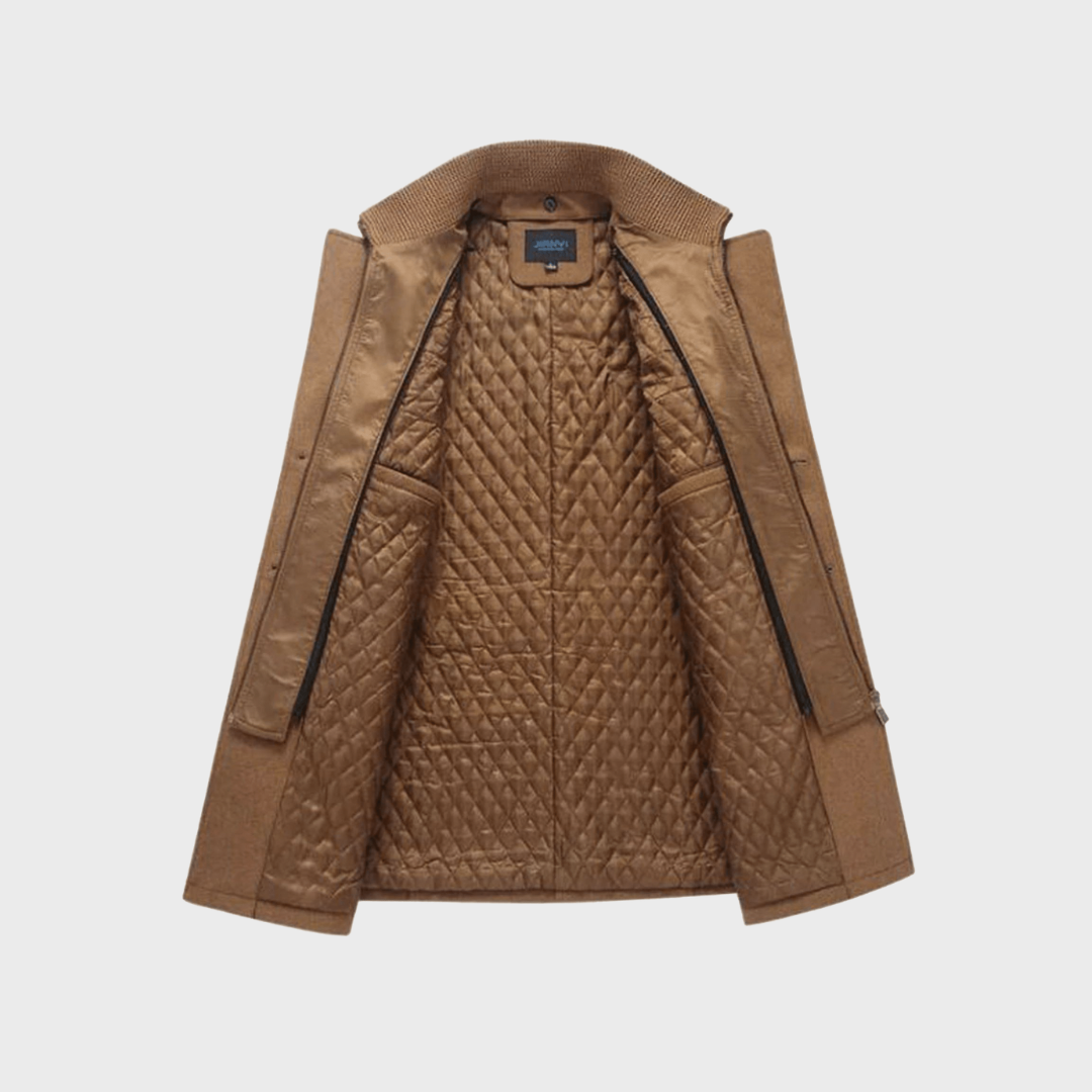 Homem usando casaco peacoat masculino elegante, vestuário clássico de inverno para um look sofisticado.