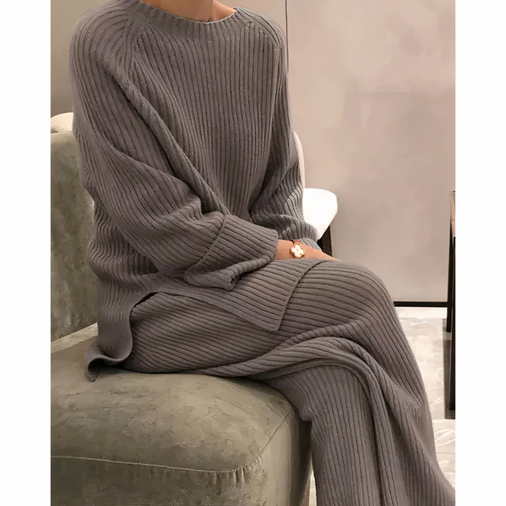 Conjunto feminino casual de suéter e calça, ideal para o dia a dia. Conforto e elegância em moda.