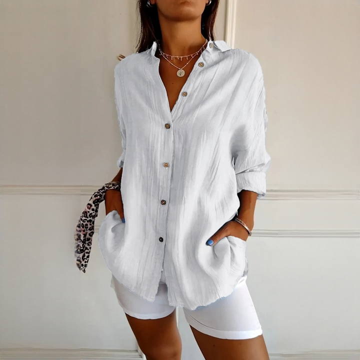 Blusa de botões feminina elegante e casual chic, perfeita para um visual moderno e sofisticado.