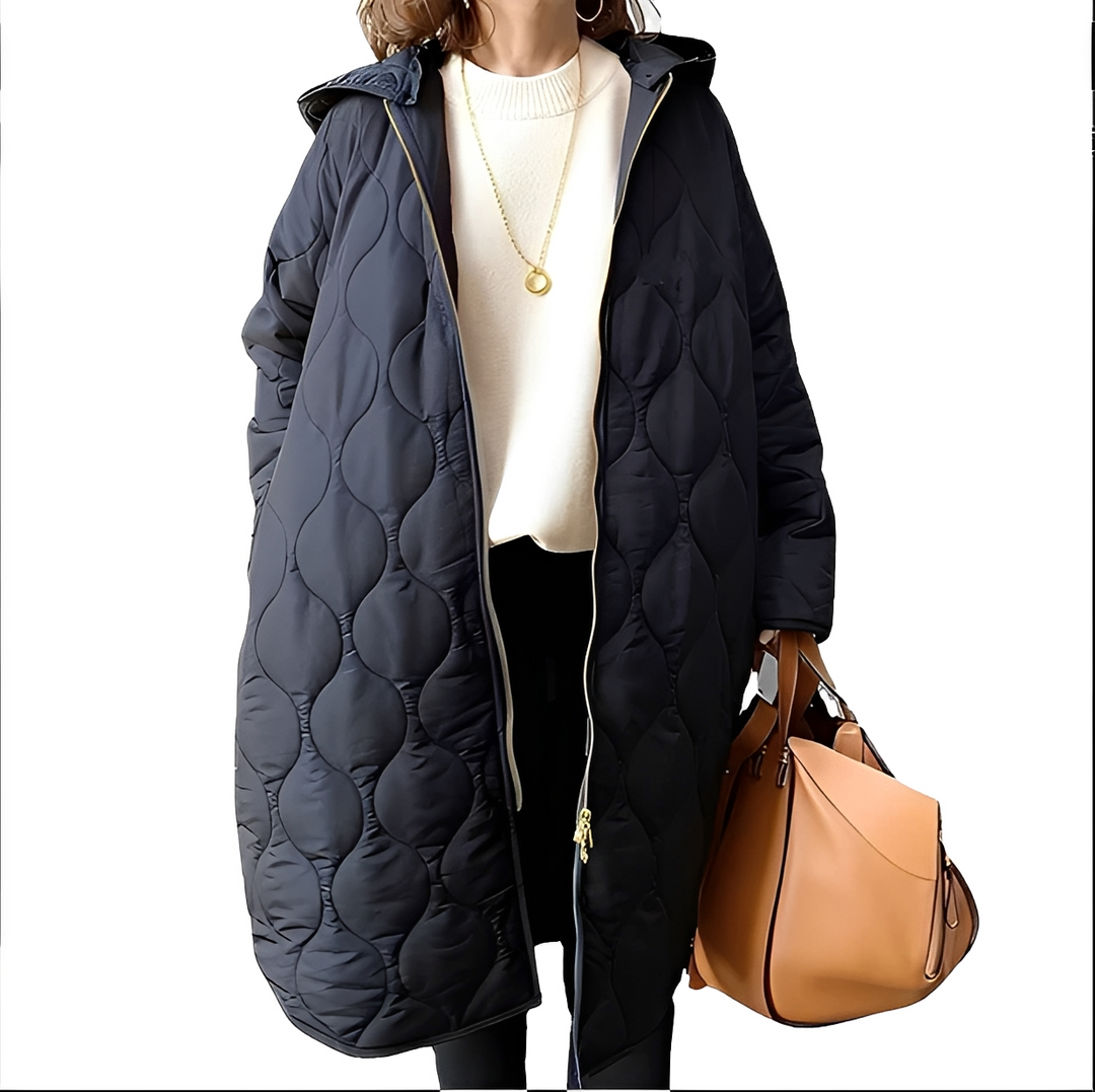 Jaqueta feminina estilosa com capuz para inverno, peça chave da moda feminina. Confortável e versátil para o frio.