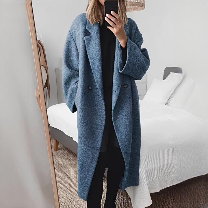 Casaco feminino oversize para outono/inverno. Agasalho elegante e casual de botão, essencial na moda feminina.