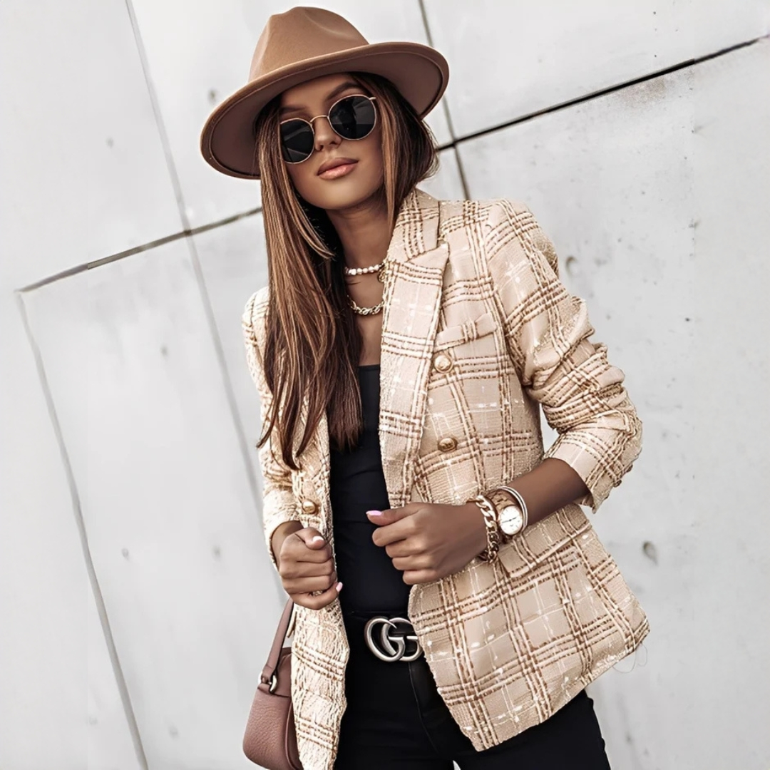 Blazer feminino xadrez elegante para outono/inverno, combinando estilo social e conforto. Perfeito para moda feminina.