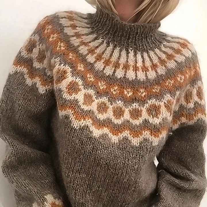 Pulôver feminino quente e elegante de gola alta, ideal para o inverno. Roupa casual em tons de marrom.