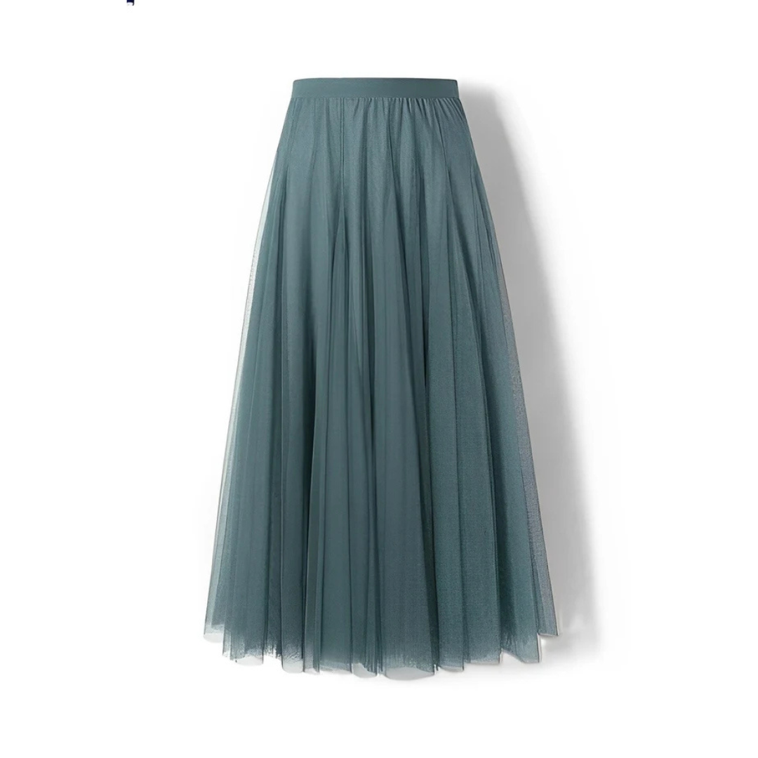 Vestuário feminino: saia plissada midi para festas ou look casual elegante e moderno.