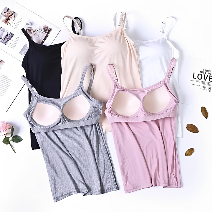 Top feminino bege elegante com sutiã integrado, sem costura. Confortável para uso diário e looks casuais.