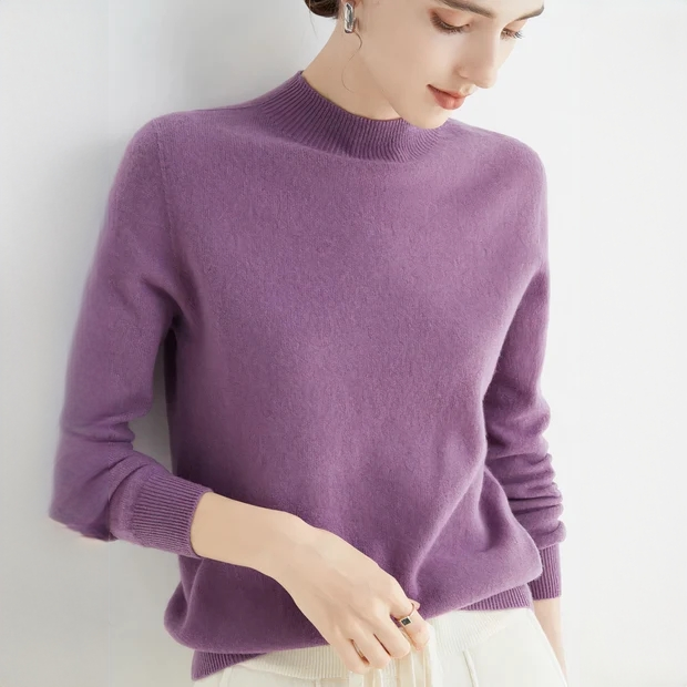 Suéter feminino moderno e confortável, pulôver ideal para moda casual de inverno. Vestuário feminino.