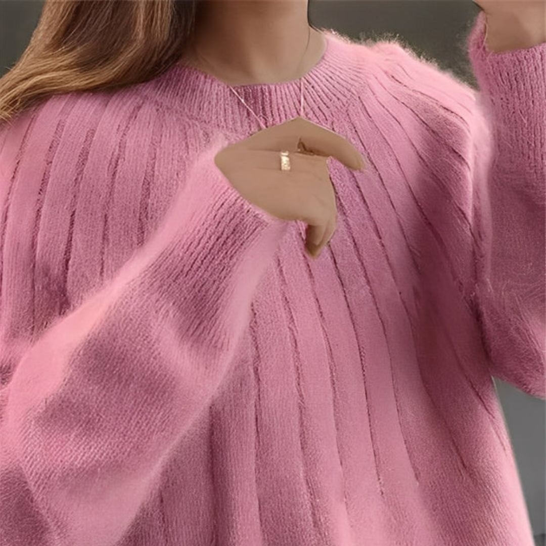 Detalhe da textura do suéter feminino. Malha de inverno com conforto e toque suave. Blusa de frio elegante.
